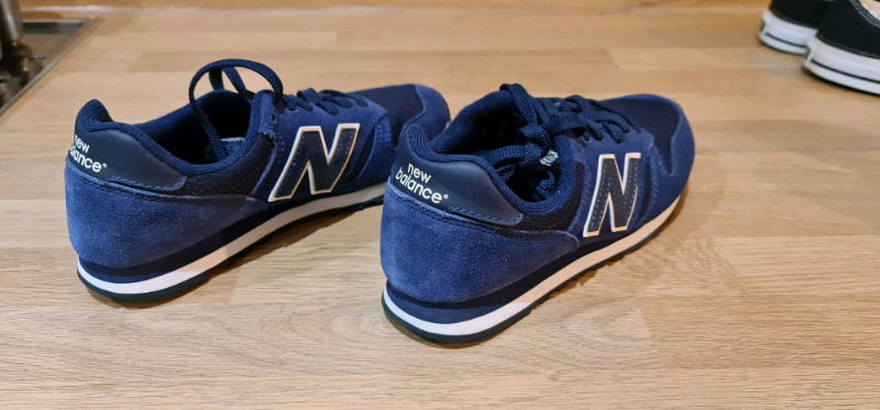 womens new balance size 4